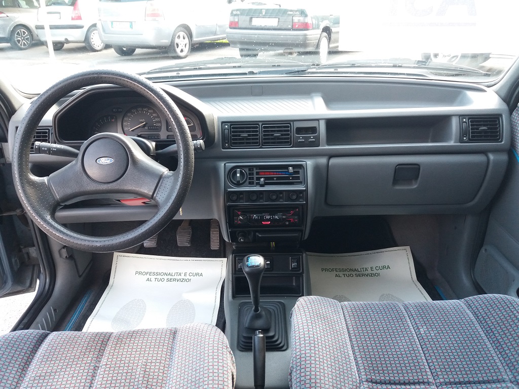Ford Fiesta 1.6 XR2i (10)