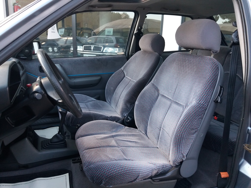 Ford Fiesta 1.6 XR2i (11)