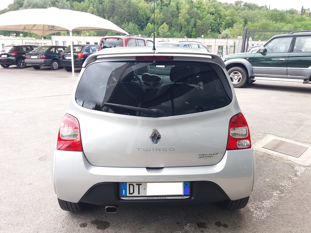 Renault Twingo 1.6 16v RS 133 cv (4)