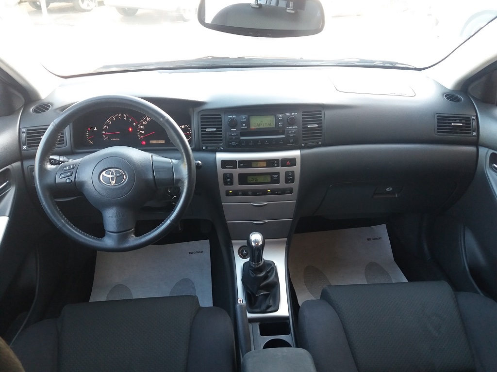 Toyota Corolla 1.4 VVT-i 5p Sol (10)