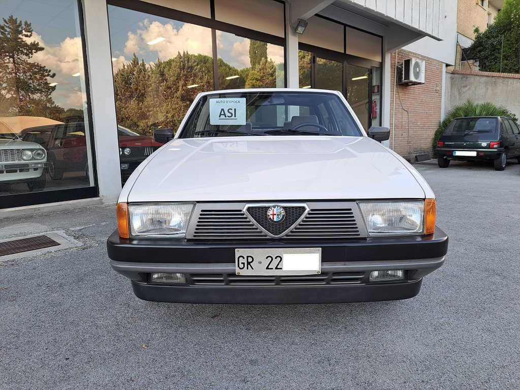 Alfa Romeo 75 1.6 (7)